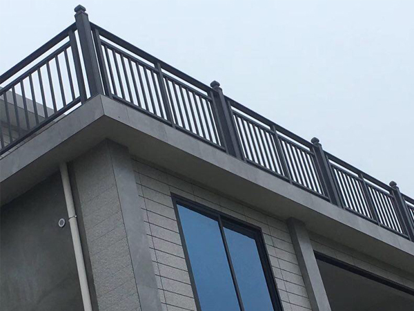 鋁合金陽臺(tái)護(hù)欄 鋁合金陽臺(tái)護(hù)欄