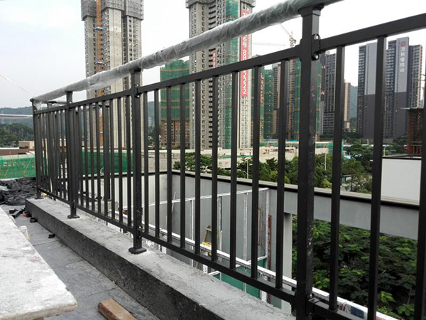 最適合做陽臺護欄的三大材質(zhì)! 最適合做陽臺護欄的三大材質(zhì)!