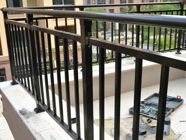 陽臺圍欄的材質有哪些？