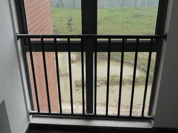 小區(qū)飄窗護(hù)欄 小區(qū)飄窗護(hù)欄