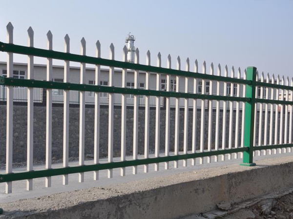 圍欄和圍墻護欄一樣嗎?看過這里你就知道了! 圍欄和圍墻護欄一樣嗎?看過這里你就知道了!