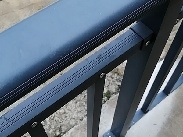 建筑工程專用陽(yáng)臺(tái)護(hù)欄是什么樣的,你知道嗎? 建筑工程專用陽(yáng)臺(tái)護(hù)欄是什么樣的,你知道嗎?