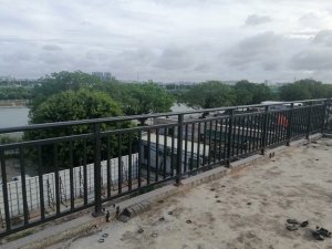 推薦2款陽臺護(hù)欄,定制價格不到60元一米! 推薦2款陽臺護(hù)欄,定制價格不到60元一米!