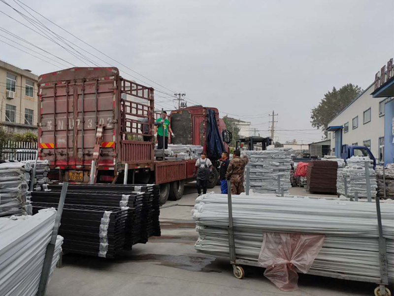 金用護欄2020年10月26日上午鋅鋼陽臺護欄發貨！