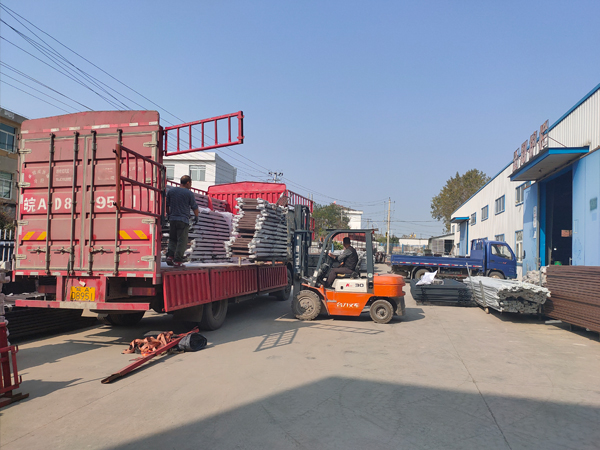 金用護欄2020年10月26日上午鋅鋼飄窗護欄發貨！