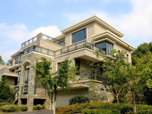 黃山鴻威東方麗景別墅樓梯扶手、陽臺玻璃護(hù)欄定制