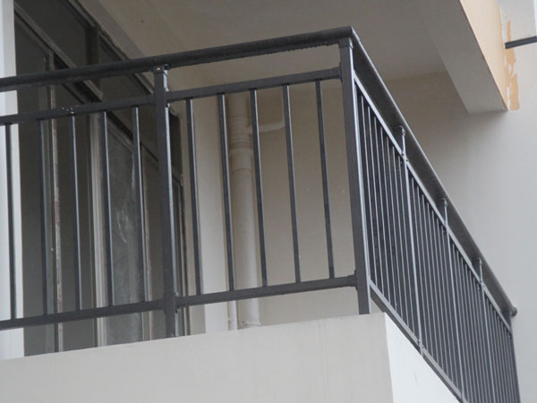 選擇鋅鋼護欄生產廠家,這幾點很重要! 選擇鋅鋼護欄生產廠家,這幾點很重要!