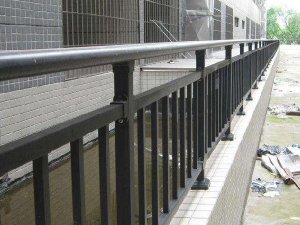 鋅鋼護(hù)欄多少錢一平方米? 鋅鋼護(hù)欄多少錢一平方米?