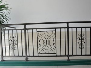 鋅鋼護(hù)欄為什么比較耐用？