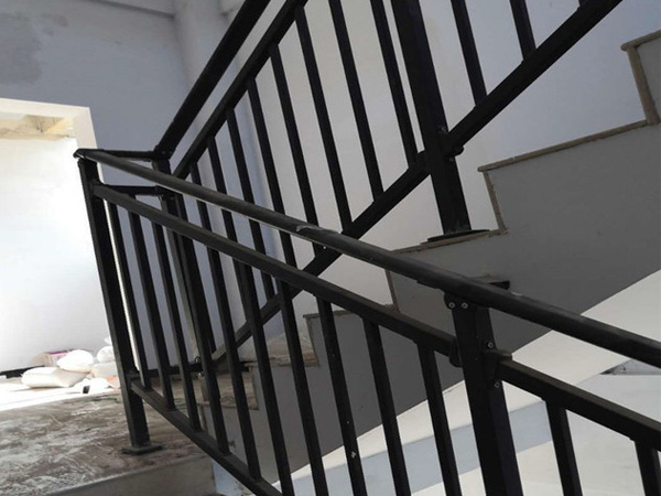 樓梯扶手多少錢一平方米？