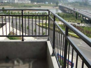 陽臺護欄哪家便宜? 陽臺護欄哪家便宜?