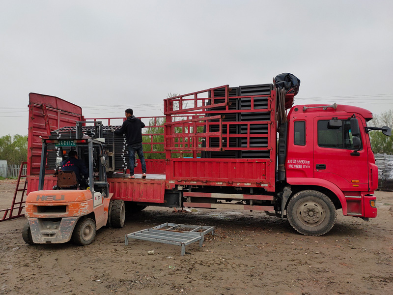 金用護欄2021年3月31日鋅鋼百葉窗發貨！