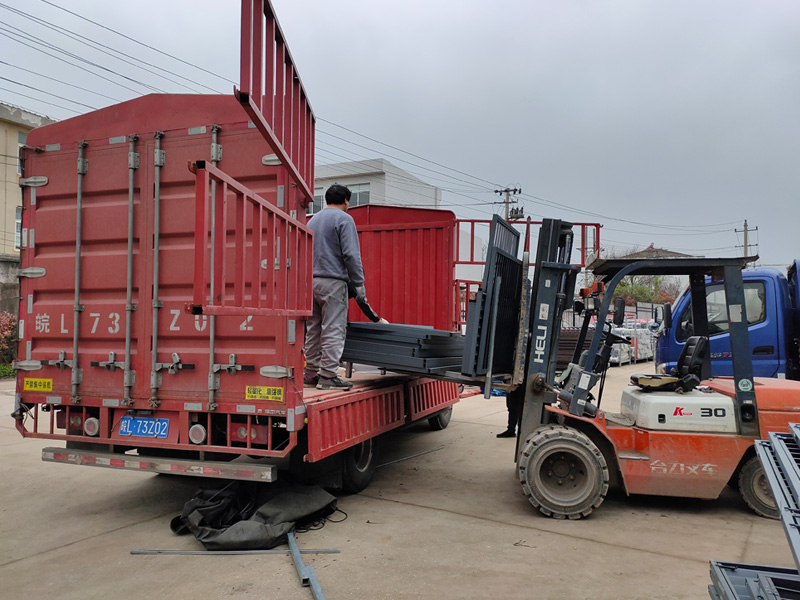 金用護(hù)欄2021年4月2日鋁合金百葉窗發(fā)貨! 金用護(hù)欄2021年4月2日鋁合金百葉窗發(fā)貨!