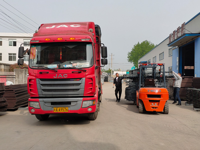 金用護欄2021年4月16日第二車百葉窗發貨！