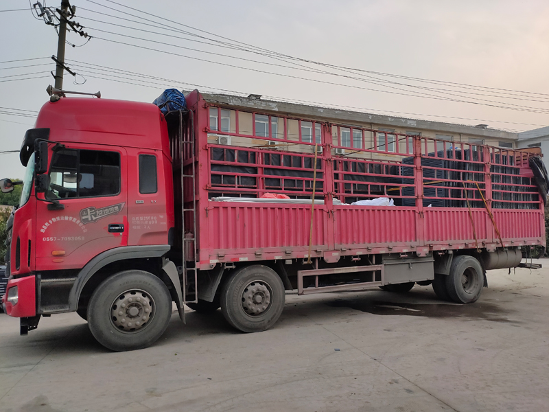 金用護欄2021年4月27日鋅鋼百葉窗發貨! 金用護欄2021年4月27日鋅鋼百葉窗發貨!