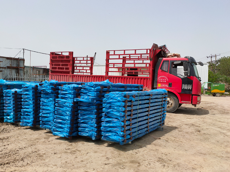 金用護(hù)欄2021年4月29日鋅鋼連廊護(hù)欄發(fā)貨! 金用護(hù)欄2021年4月29日鋅鋼連廊護(hù)欄發(fā)貨!