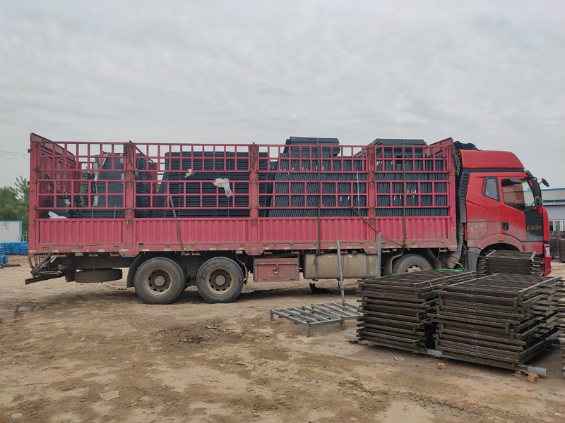 金用護欄2021年5月6日鋁合金百葉窗發貨！