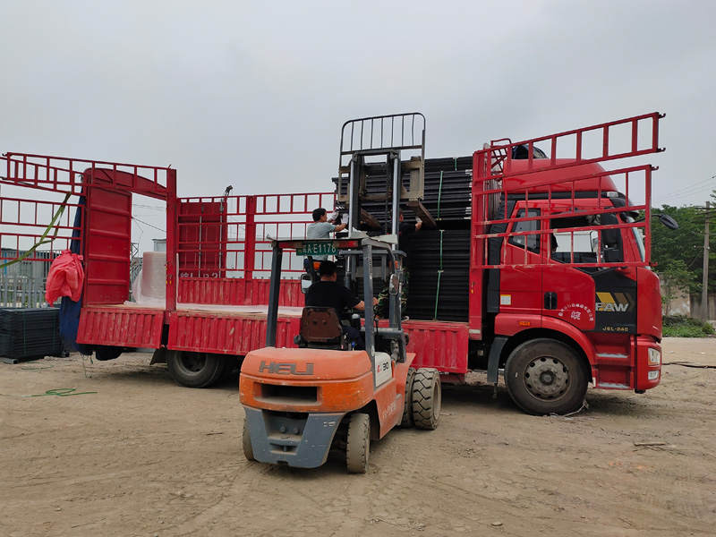 金用護欄2021年5月13日鋅鋼百葉窗發貨! 金用護欄2021年5月13日鋅鋼百葉窗發貨!