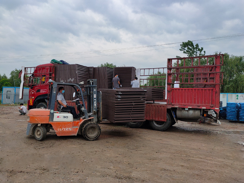 金用護欄2021年5月15日鋅鋼百葉窗發(fā)貨！