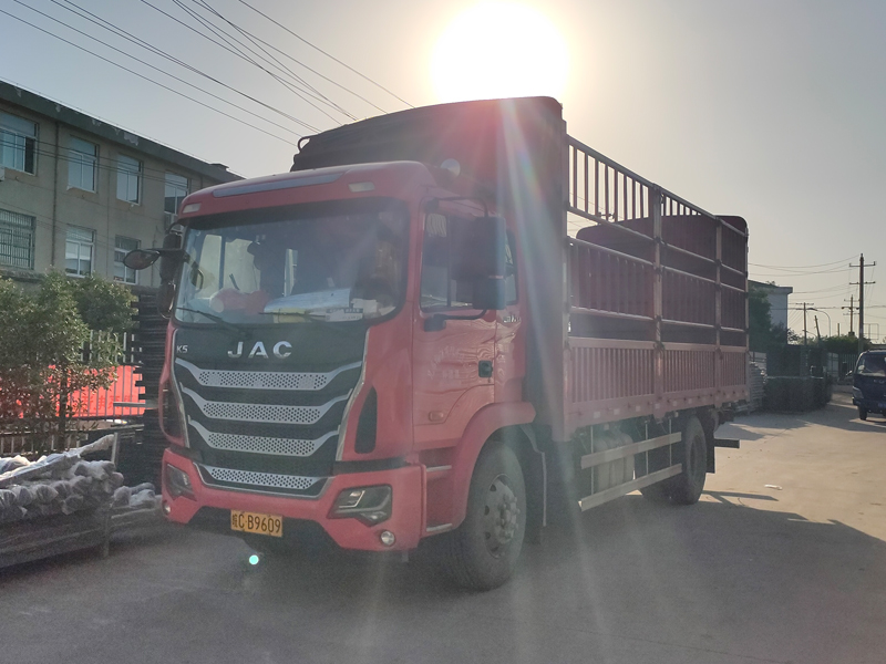 金用護(hù)欄2021年6月7日鋅鋼百葉窗發(fā)貨! 金用護(hù)欄2021年6月7日鋅鋼百葉窗發(fā)貨!