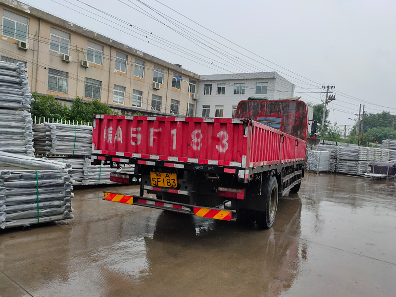 金用護(hù)欄2021年6月26日鋅鋼陽臺(tái)護(hù)欄發(fā)貨! 金用護(hù)欄2021年6月26日鋅鋼陽臺(tái)護(hù)欄發(fā)貨!