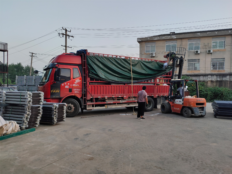 金用護欄2021年7月30日鋅鋼陽臺護欄發(fā)貨！