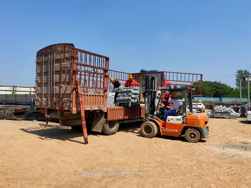  金用護欄2021年9月13日鋅鋼陽臺護欄發貨！