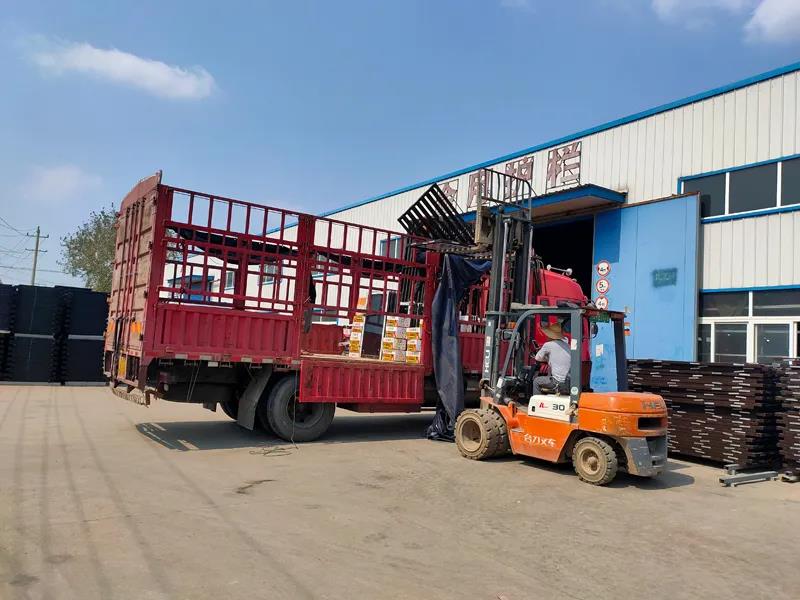 金用護欄2021年9月18日鋅鋼百葉窗發貨! 金用護欄2021年9月18日鋅鋼百葉窗發貨!