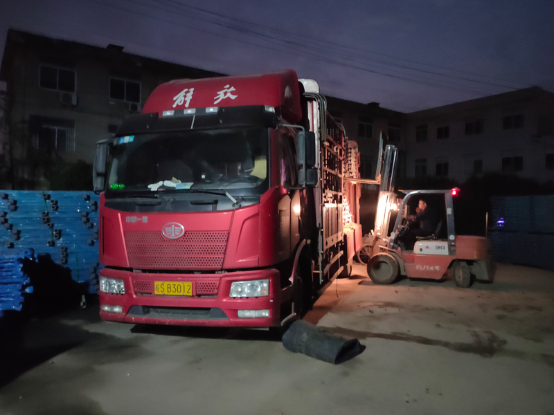 金用護(hù)欄2021年10月22日鋅鋼連廊欄桿發(fā)貨！