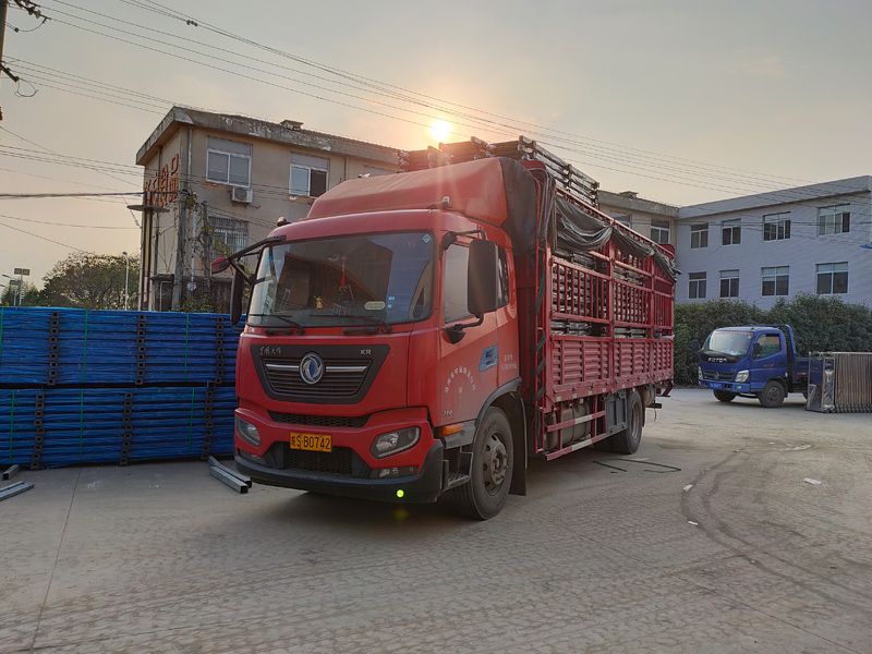 金用護欄2021年10月28日鋅鋼連廊欄桿發貨！