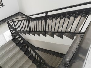 樓梯護欄多少錢一米？