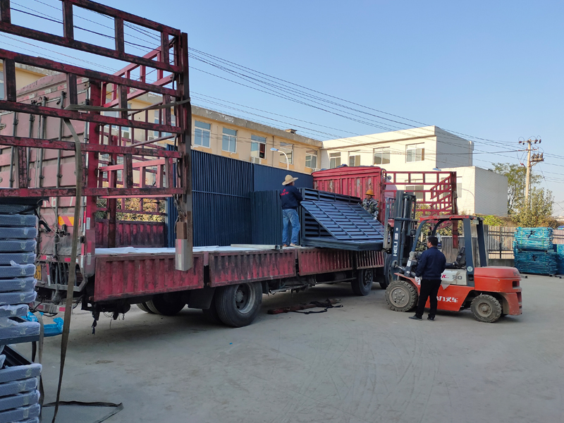 金用護欄2021年11月24日鋅鋼百葉窗發貨! 金用護欄2021年11月24日鋅鋼百葉窗發貨!