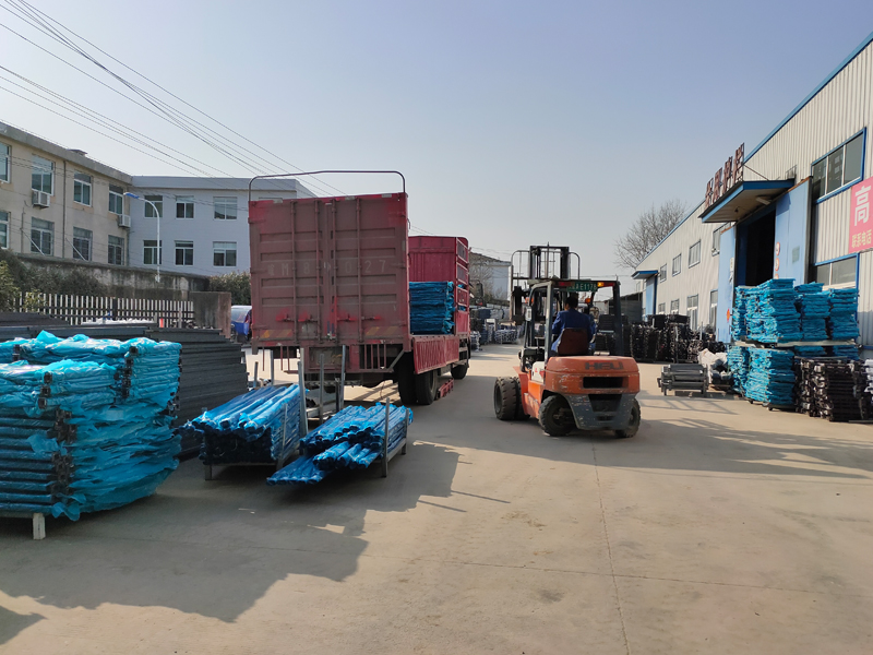 金用護欄2022年3月8日鋅鋼陽臺欄桿裝車發(fā)貨! 金用護欄2022年3月8日鋅鋼陽臺欄桿裝車發(fā)貨!