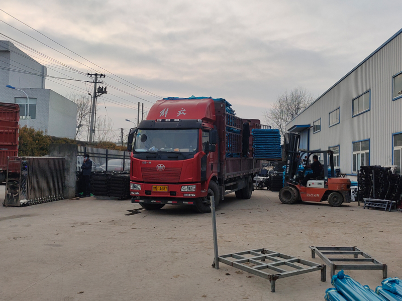 金用護欄2022年3月21日鋅鋼陽臺欄桿裝車發貨！