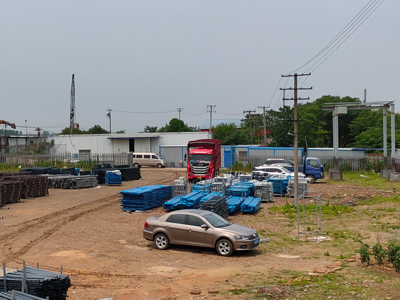 金用護欄2022年6月2日鋅鋼百葉窗裝車發(fā)貨！