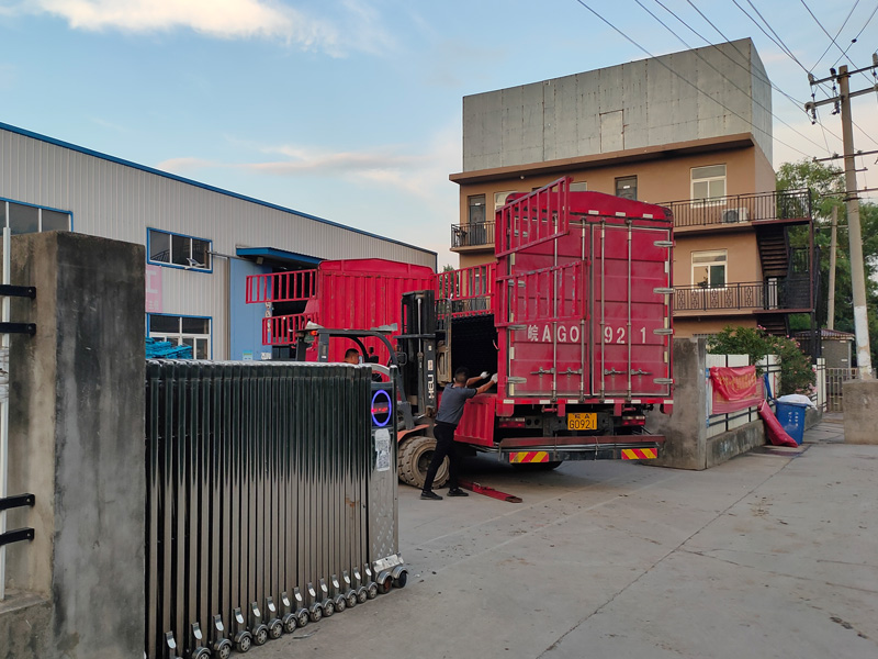 金用護(hù)欄2022年7月8日鋅鋼圍墻護(hù)欄裝車發(fā)貨! 金用護(hù)欄2022年7月8日鋅鋼圍墻護(hù)欄裝車發(fā)貨!