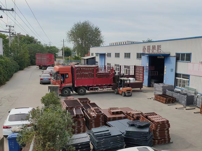 金用護(hù)欄2022年8月22日鋁合金百葉窗裝車發(fā)貨! 金用護(hù)欄2022年8月22日鋁合金百葉窗裝車發(fā)貨!