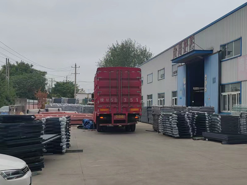 金用護(hù)欄2022年8月23日鋅鋼百葉窗裝車(chē)發(fā)貨! 金用護(hù)欄2022年8月23日鋅鋼百葉窗裝車(chē)發(fā)貨!