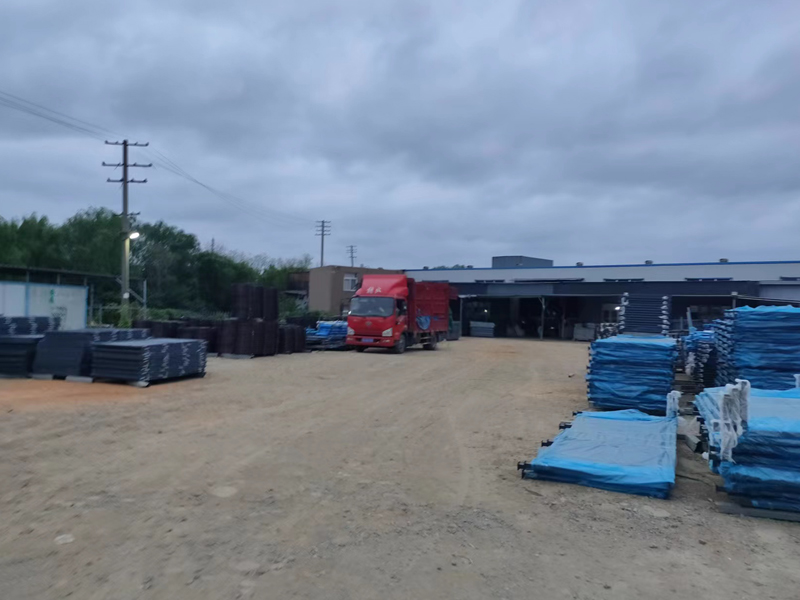 金用護欄2022年8月24日鋅鋼飄窗欄桿裝車發貨! 金用護欄2022年8月24日鋅鋼飄窗欄桿裝車發貨!