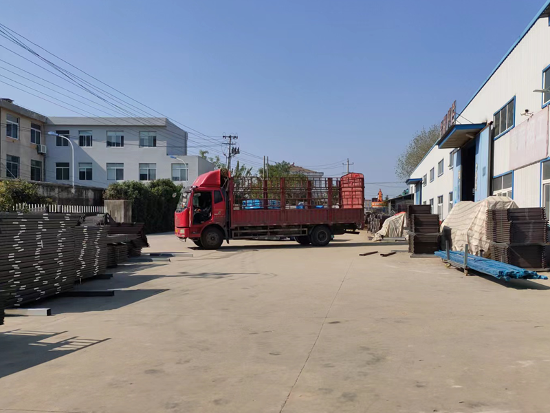 金用護欄2022年11月5日鋅鋼百葉窗裝車發(fā)貨！