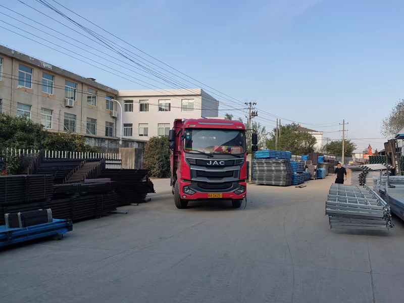 金用護欄2022年11月10日鋅鋼玻璃護欄裝車發貨! 金用護欄2022年11月10日鋅鋼玻璃護欄裝車發貨!