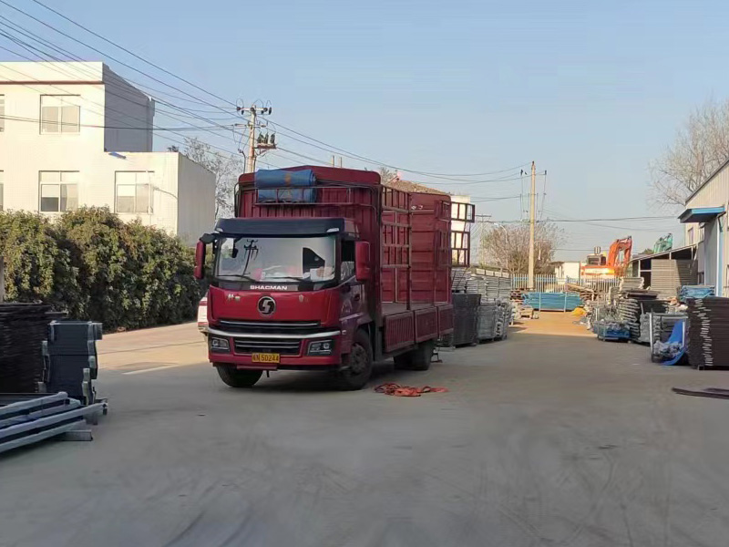 金用護(hù)欄2022年12月19日鋅鋼空調(diào)護(hù)欄裝車(chē)發(fā)貨！