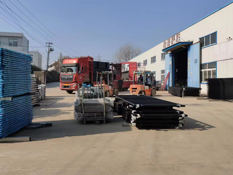  金用護欄2023年1月7日鋅鋼圍墻護欄裝車發(fā)貨！