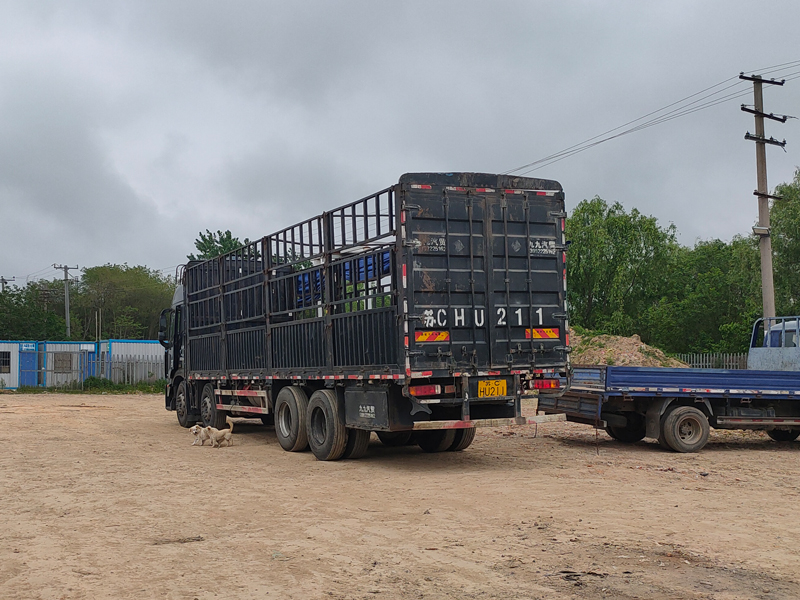 金用護(hù)欄2023年4月21日鋅鋼陽(yáng)臺(tái)護(hù)欄裝車發(fā)貨! 金用護(hù)欄2023年4月21日鋅鋼陽(yáng)臺(tái)護(hù)欄裝車發(fā)貨!