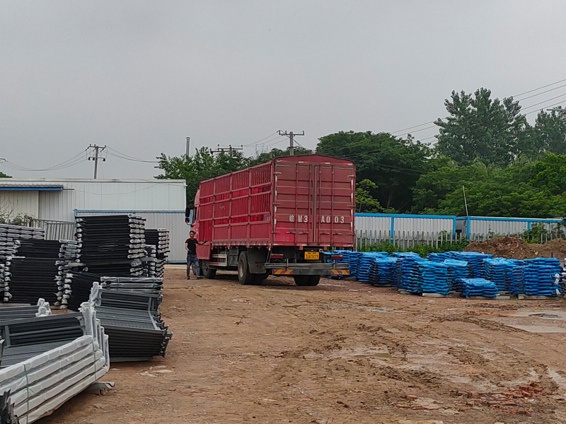 2023年5月30日鋅鋼護窗欄桿裝車發貨！