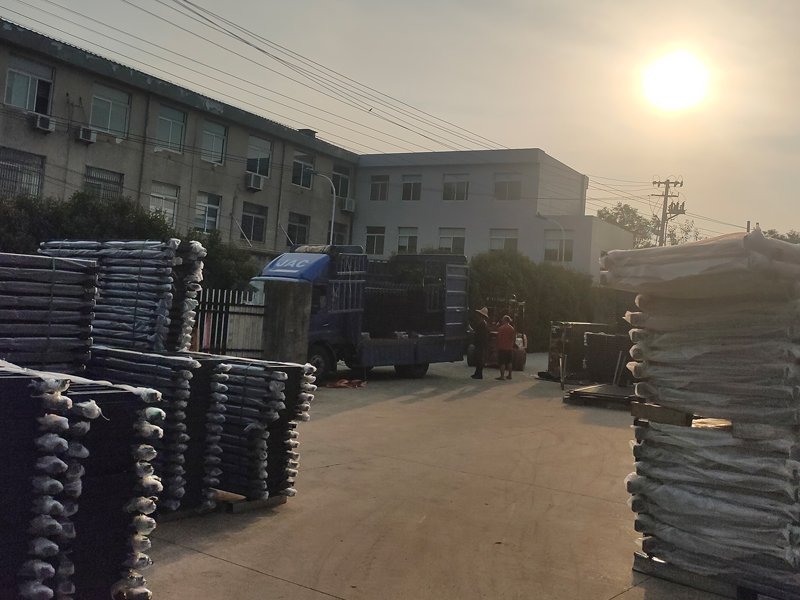 2023年6月20日鋅鋼圍墻護(hù)欄裝車發(fā)貨! 2023年6月20日鋅鋼圍墻護(hù)欄裝車發(fā)貨!