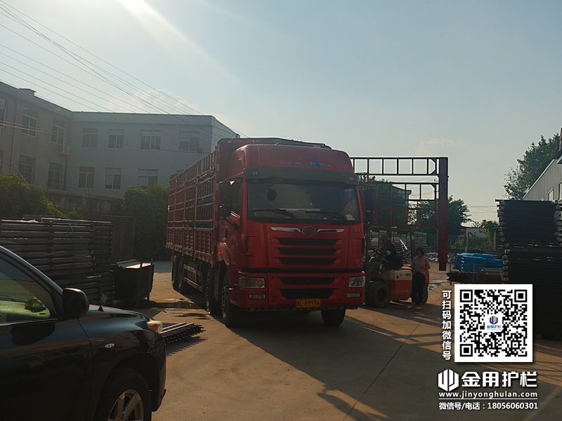 2023年8月24日鋅鋼圍墻護欄裝車發貨! 2023年8月24日鋅鋼圍墻護欄裝車發貨!