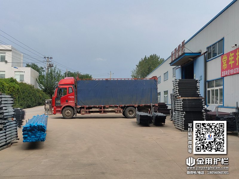 2023年8月29日鋅鋼樓梯扶手裝車發貨！