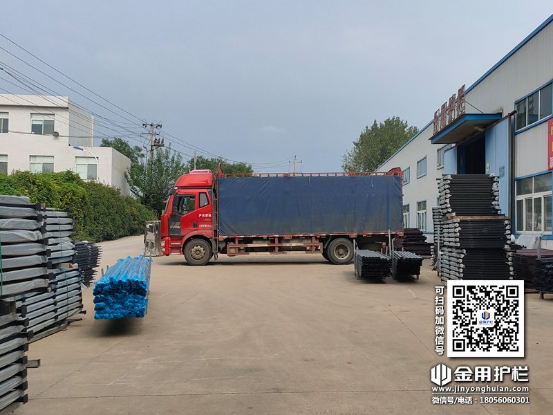 2023年8月30日鋅鋼百葉窗裝車發貨! 2023年8月30日鋅鋼百葉窗裝車發貨!