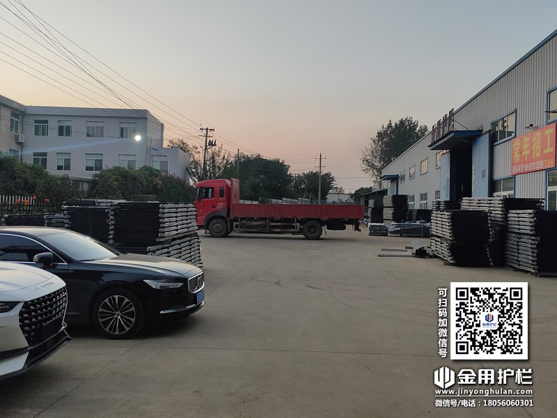 2023年10月20日鋅鋼圍墻護欄裝車發貨！